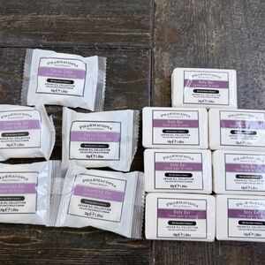 PHARMACOPIA Organ Oil Collection Soap Bars  12pcs Set